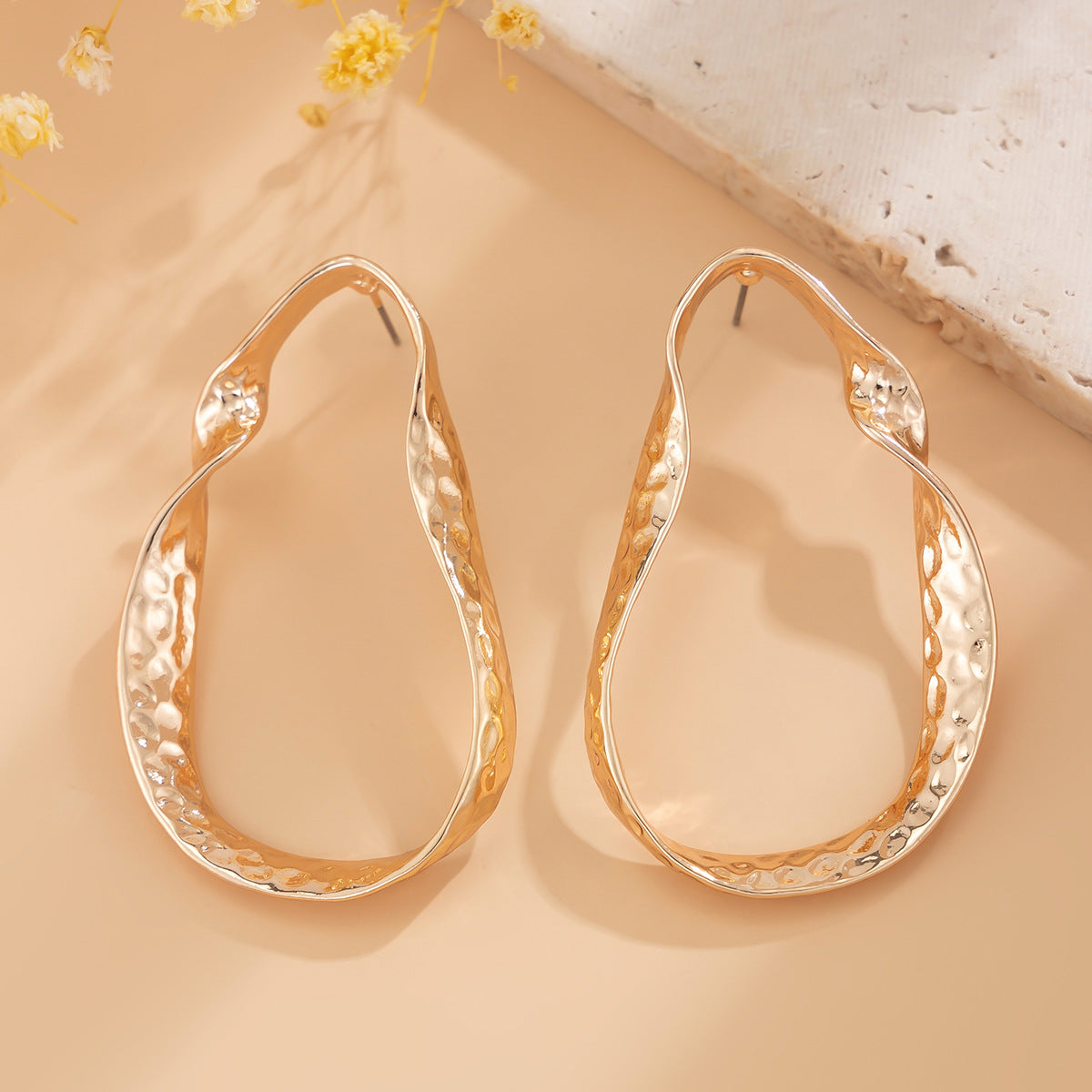 Comma Design Sense Female Geometric Glossy Earrings
