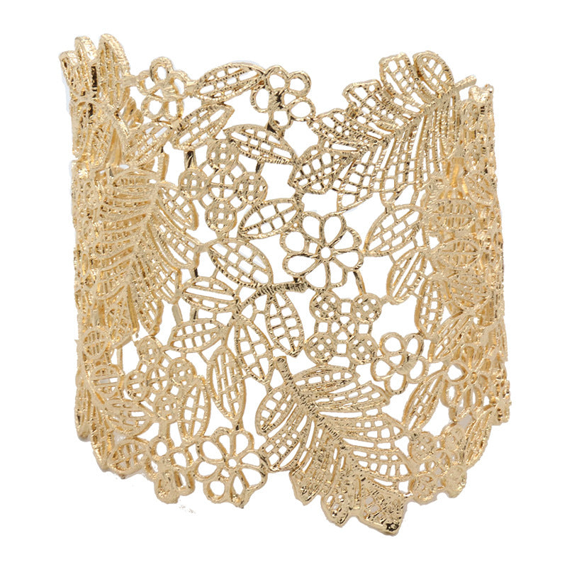 Women's Fashionable Retro Exaggerated Leaves Gold-plated Hollow Bracelet