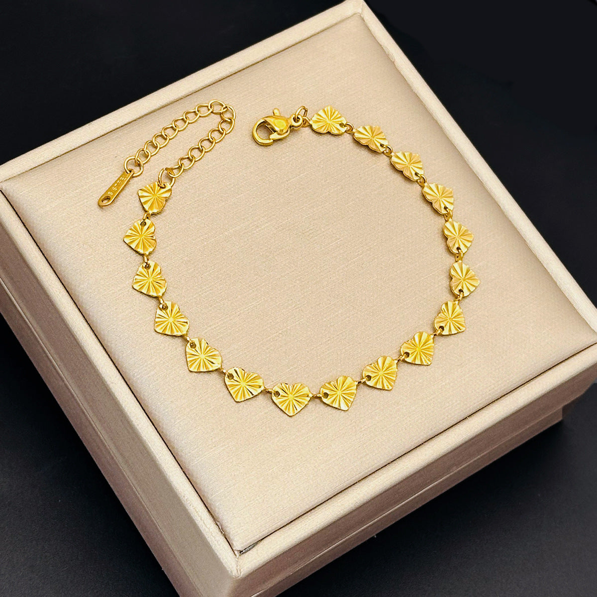 Temperament Entry Lux Female With Hearts Hollow Out Stitching Heart-shaped Bracelet