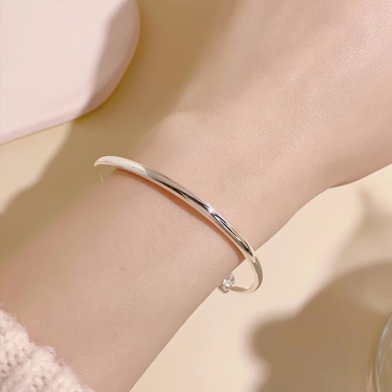 Women's Korean Fashionable Round Belly Glossy Light Simple Bracelet