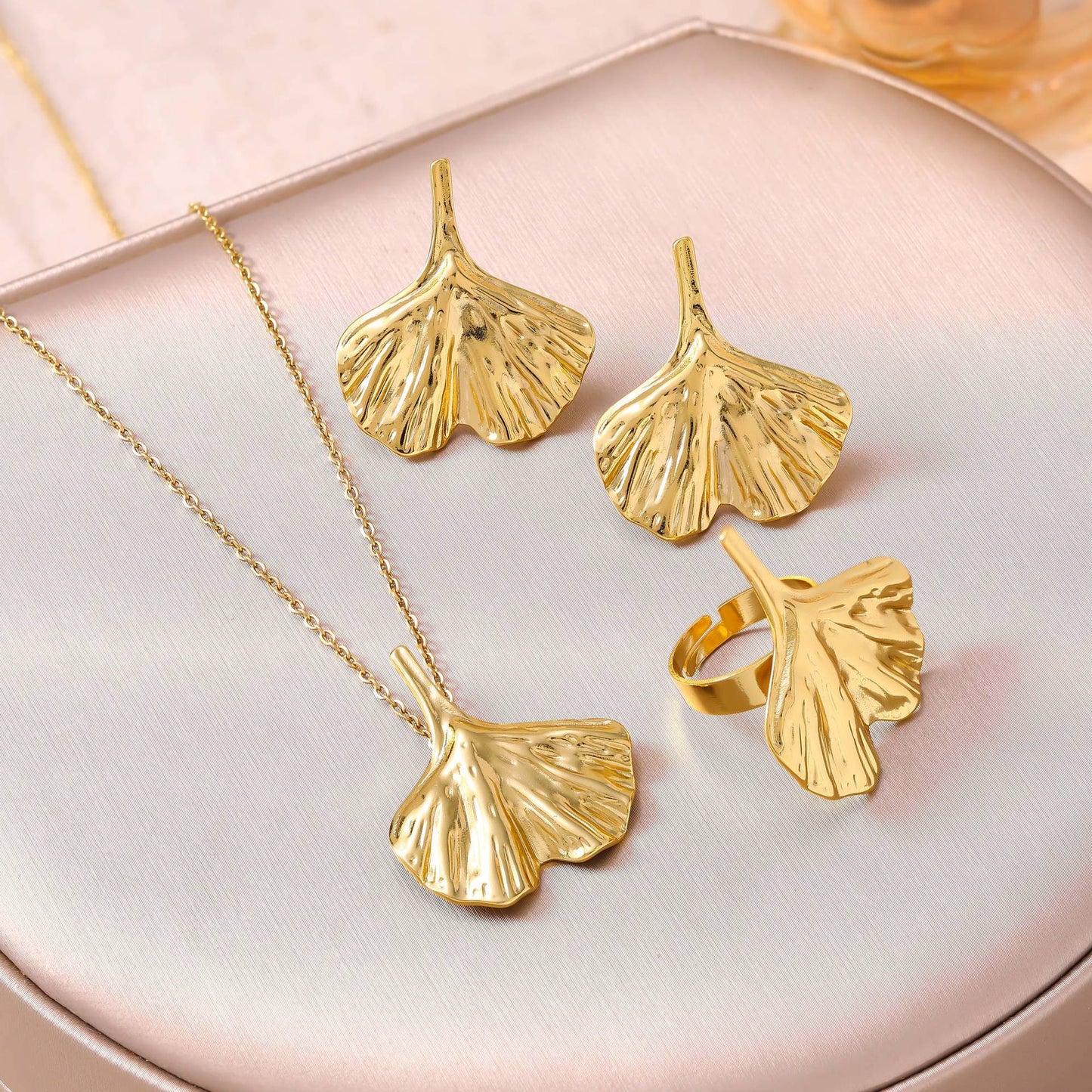 Women's French Stainless Steel Suite Light Luxury High-grade Jewelry Set