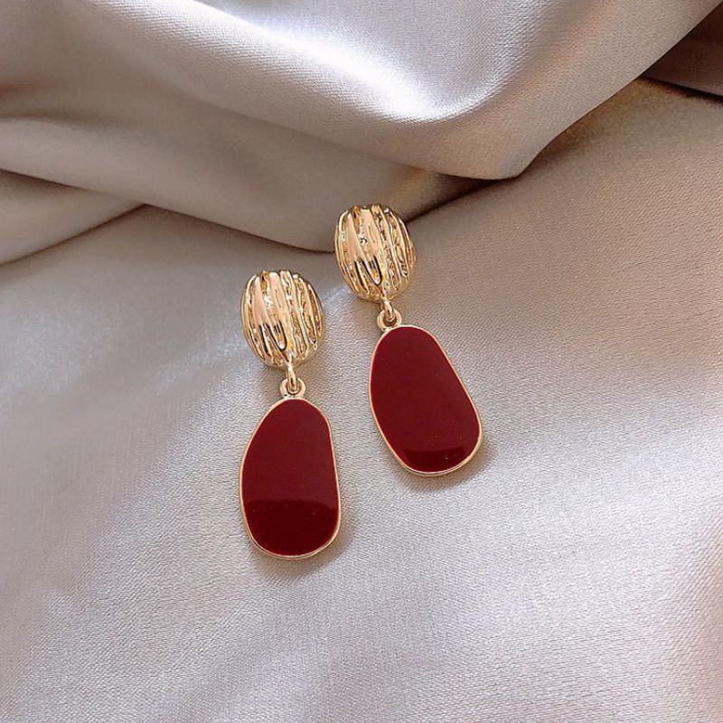 Women's Luxury Red Heart-shaped Ear Elegant Wild Earrings