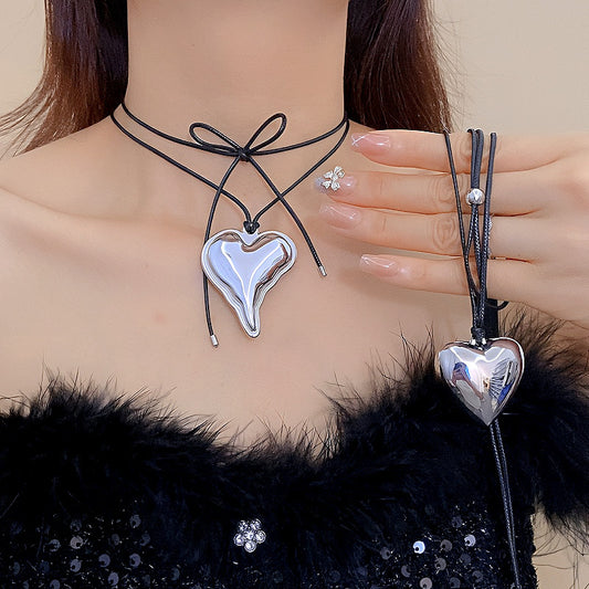 Women's Simple Free Knotted Pointed Heart Design Retro Fashion Necklaces