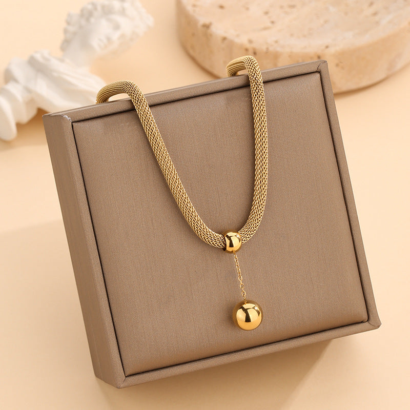 Fashionable Elegant High-grade Design Hollow Golden Necklaces