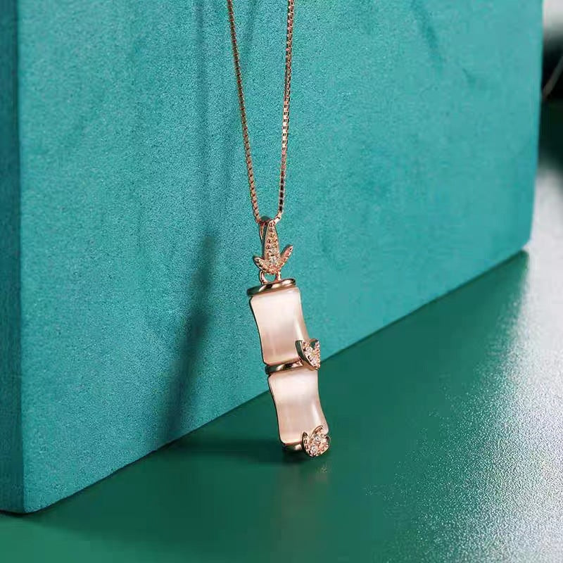 Women's Chalcedony Sense Dignified Joint Niche Clavicle Necklaces