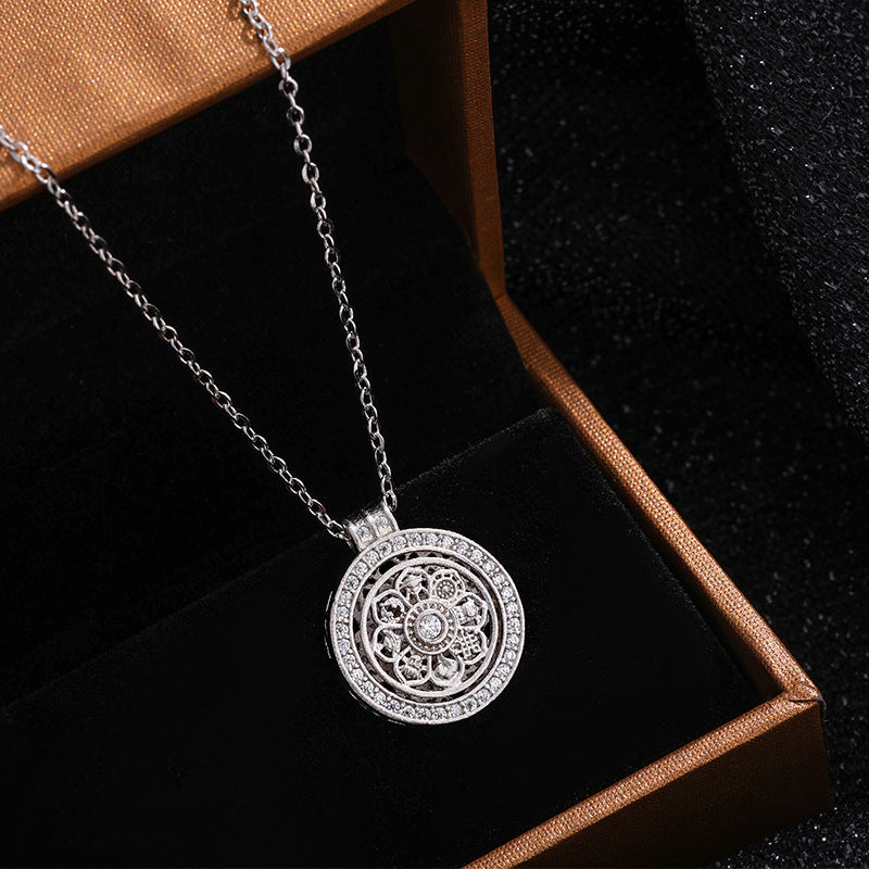 Female Good Luck Comes Ancient Clavicle Necklaces