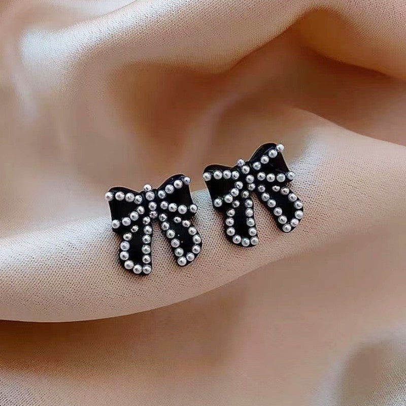 Women's Retro Black Style Fashion Elegant Graceful Earrings