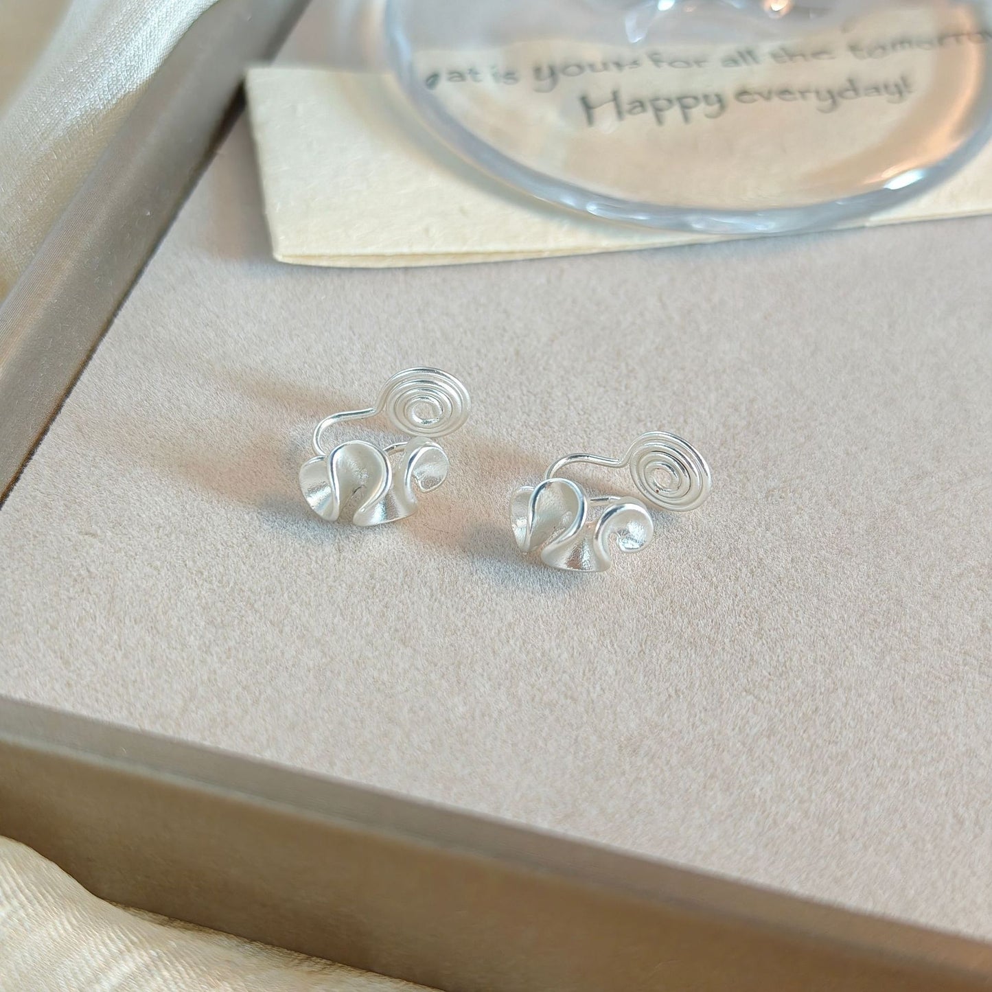 Mosquito Coil Flower Pearl Butterfly Design Light Luxury High-grade Female Ear Clip