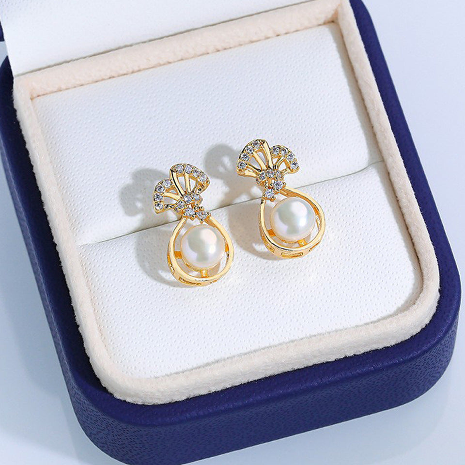 Women's Pearl Ear High-grade Square Simple Temperament Stud Earrings