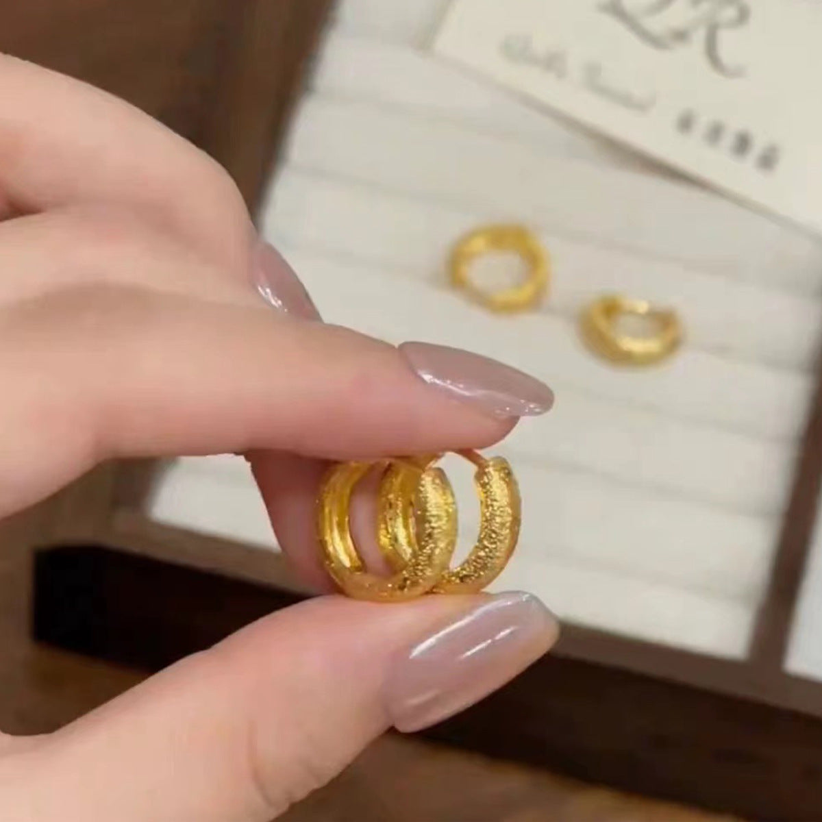 Gold Matte Texture Ear Clip Retro Exquisite Earrings