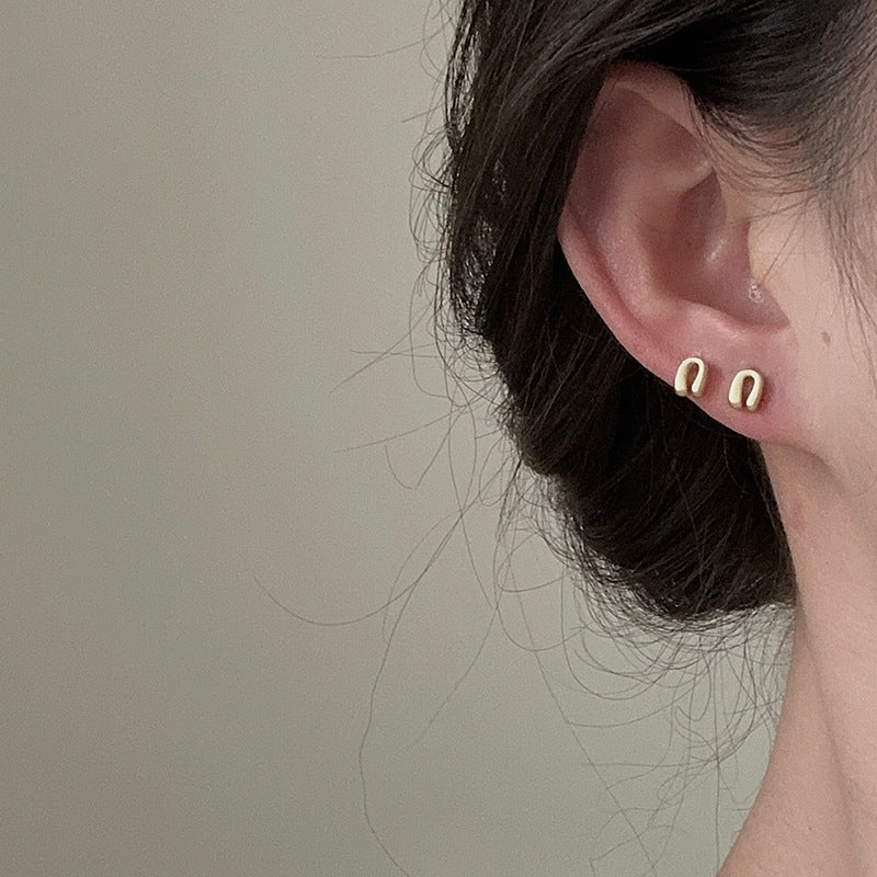 Women's Style Retro Frosted U-shaped Horseshoe For Mini Small Earrings