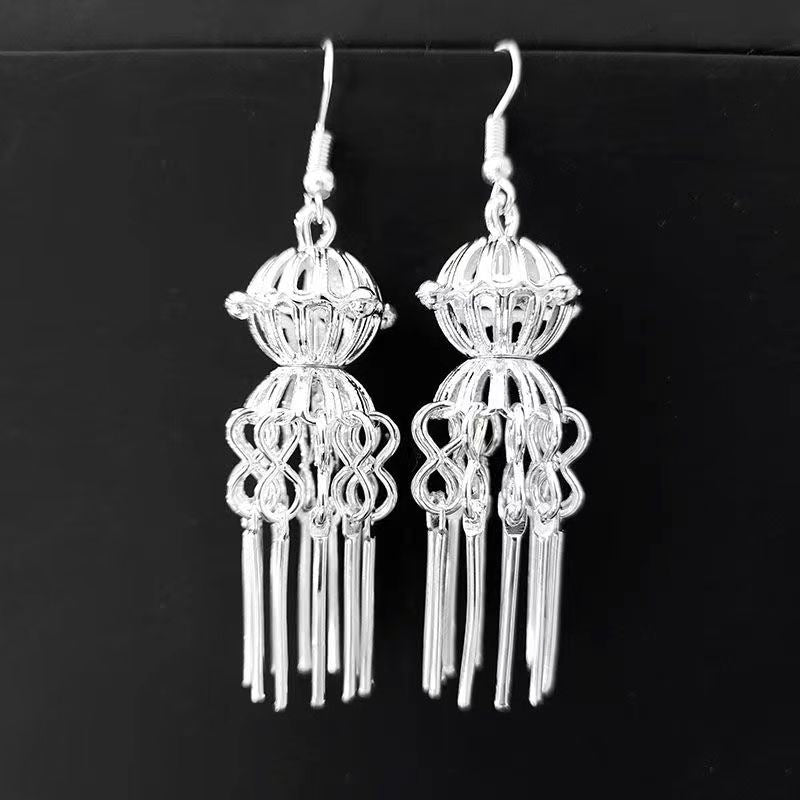 Personality Horn Bloom Vintage Eardrops Yi Earrings