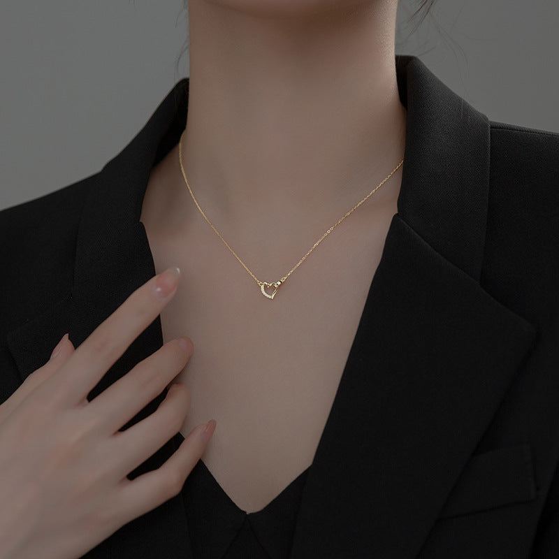 Women's Summer Elegant Heart Buckle Clavicle Chain Necklaces