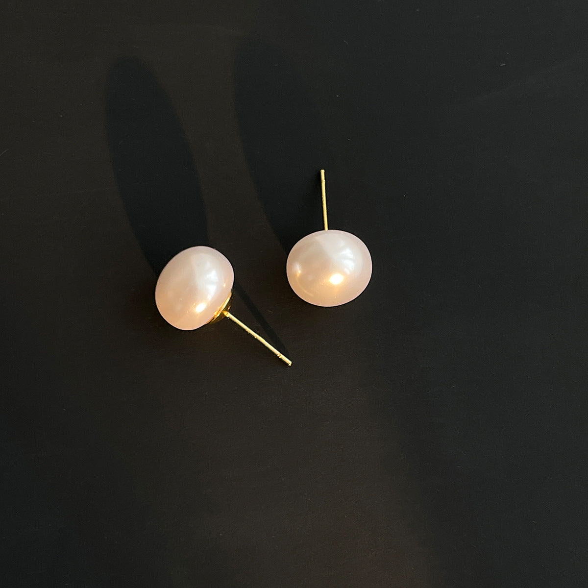 Retro Steamed Bread Pearl Light Luxury Earrings