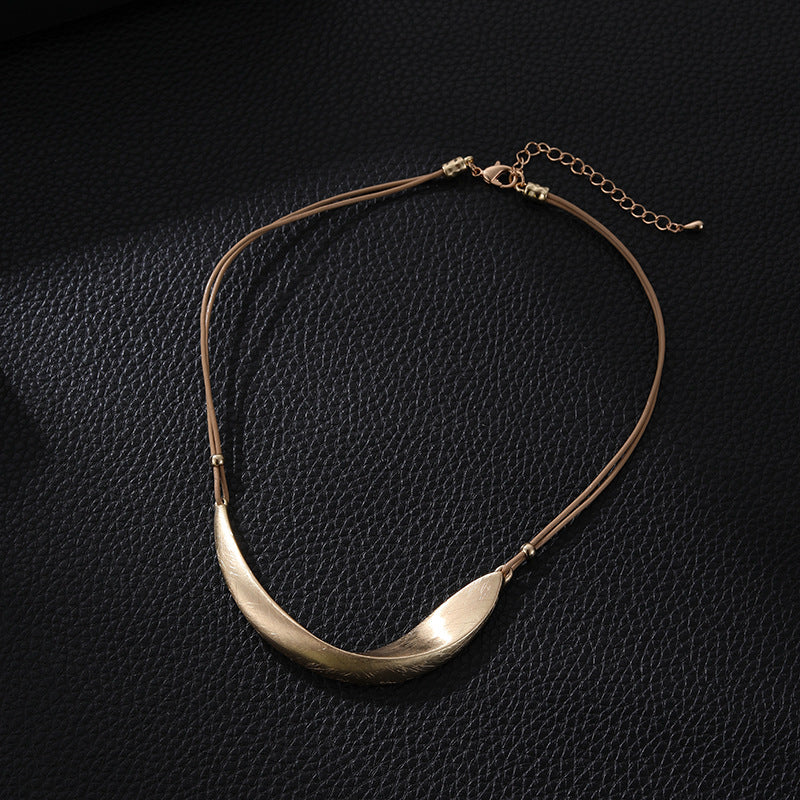 Fashion Metal High Sense Short Simple Ladies Necklaces