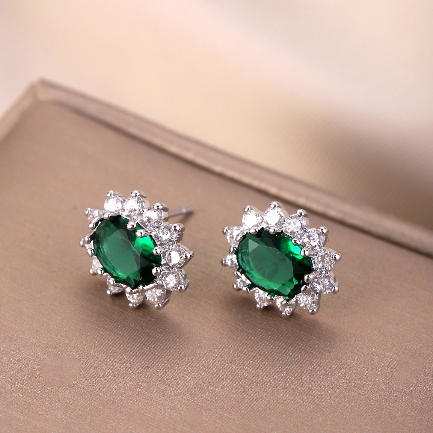Copper Inlaid Zircon Elegant Ruby Emerald Oval Sun Rings