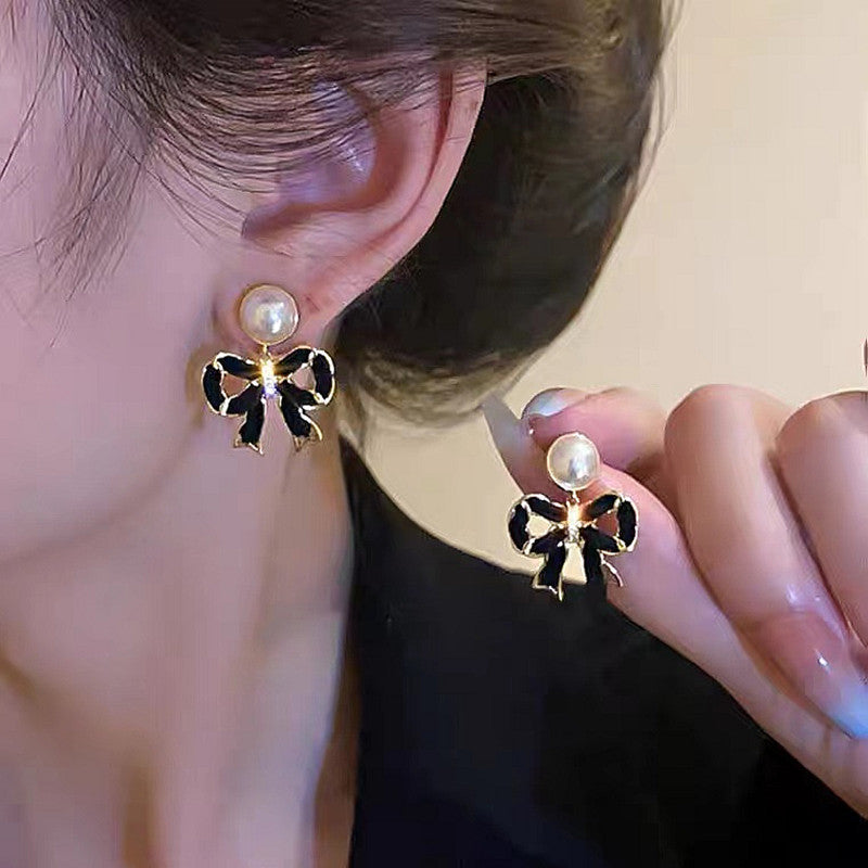 Women's Retro Black Style Fashion Elegant Graceful Earrings