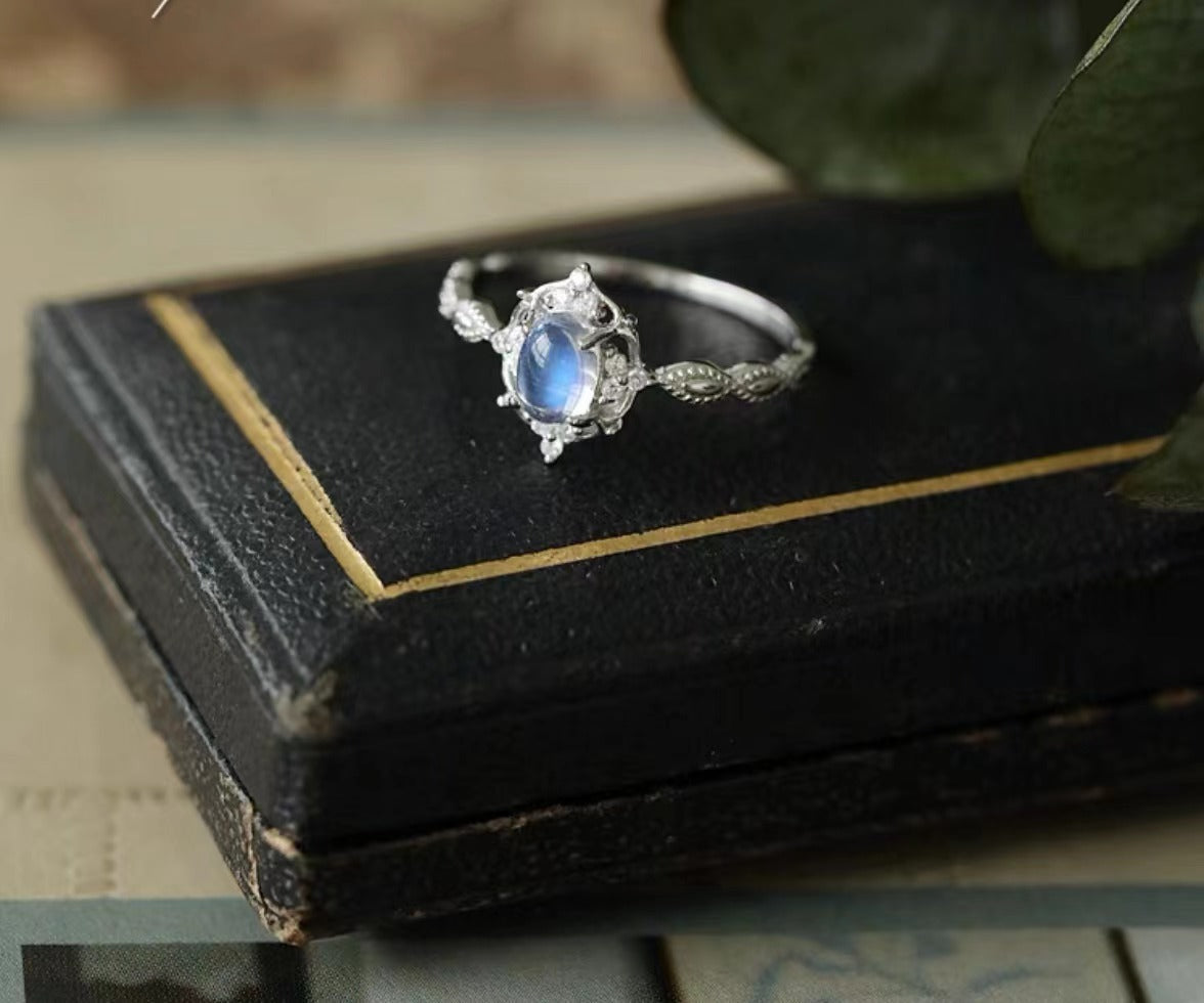 Women's Retro Style Moonstone Blue Light Natural Little Rings