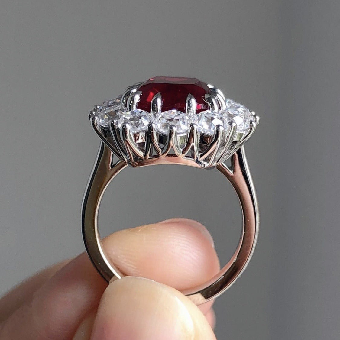 Women's Charming Ruby Classic Inlaid Zircon Rings