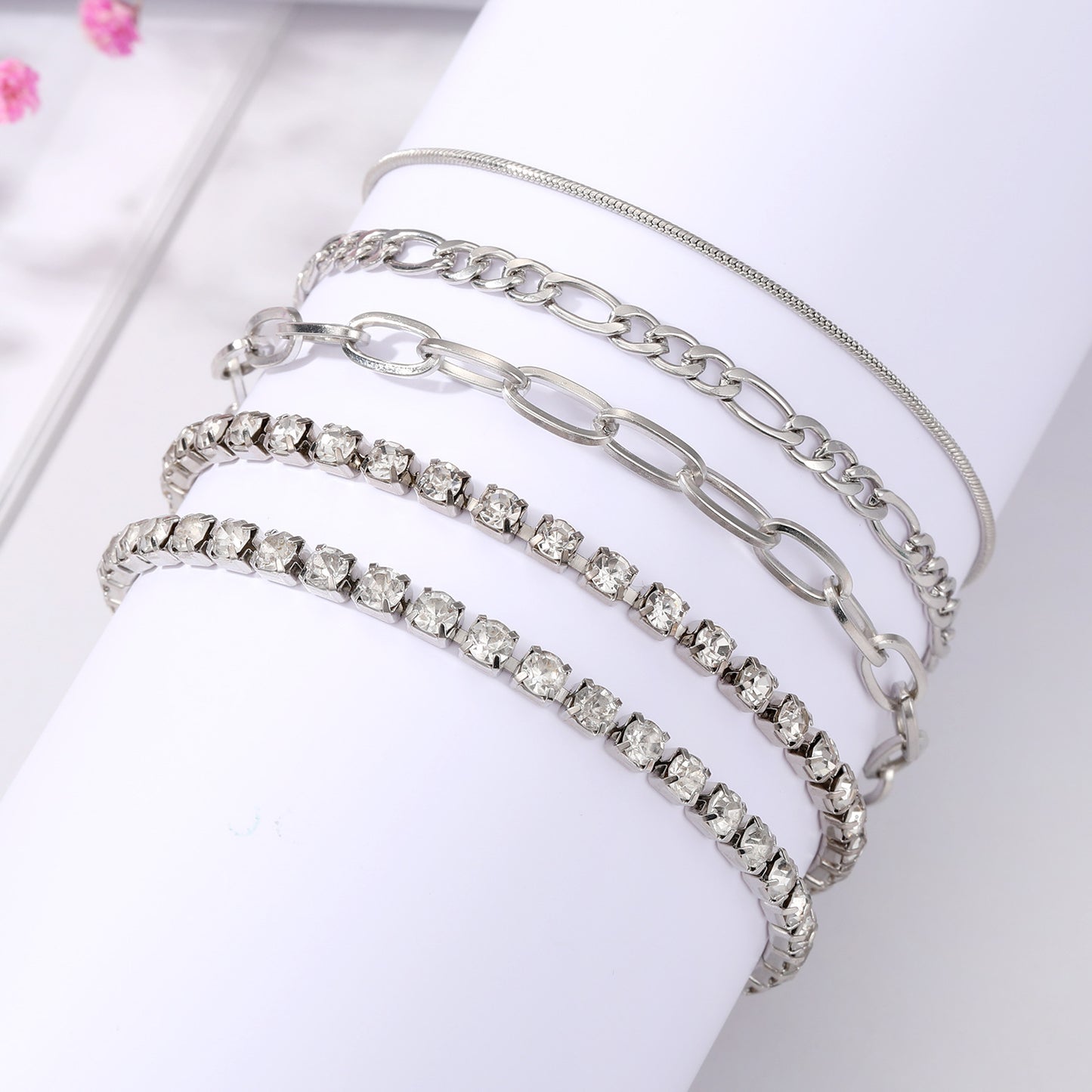 White High-grade Suit Female Retro Minority Bracelets