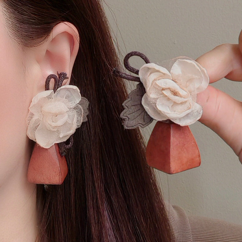 Exaggerated Personalized Mori Net Yarn Flowers Block Earrings