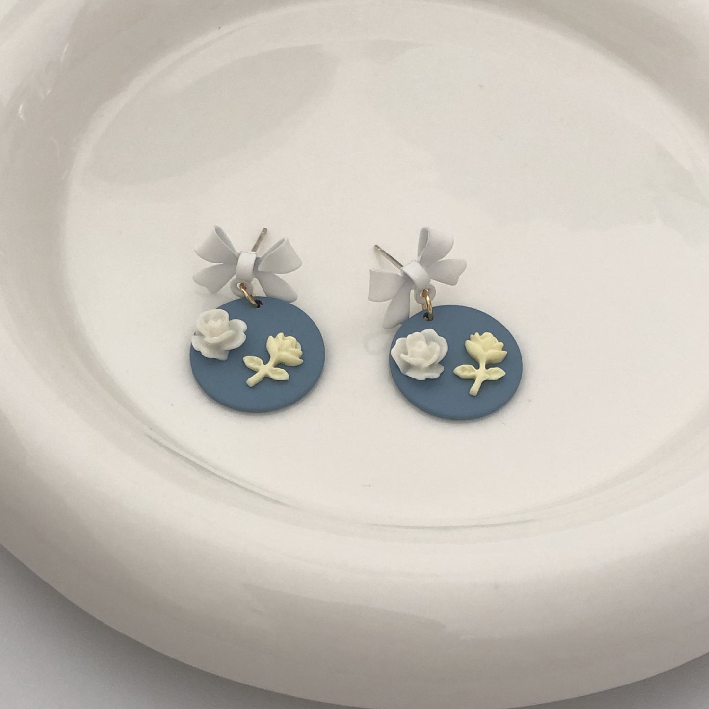 Fresh Sweet Cartoon Bunny Bear Love Heart Minority Design Refined Stud Earrings