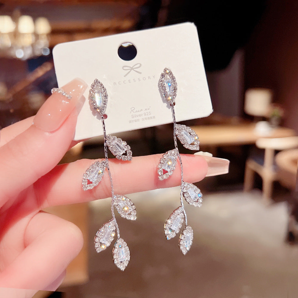 Women's Vintage Tassel Diamond High-grade Ear Minority Earrings