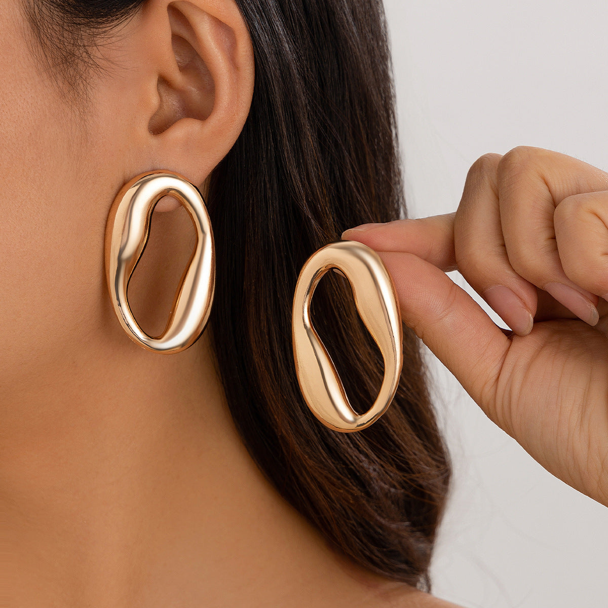 Comma Design Sense Female Geometric Glossy Earrings