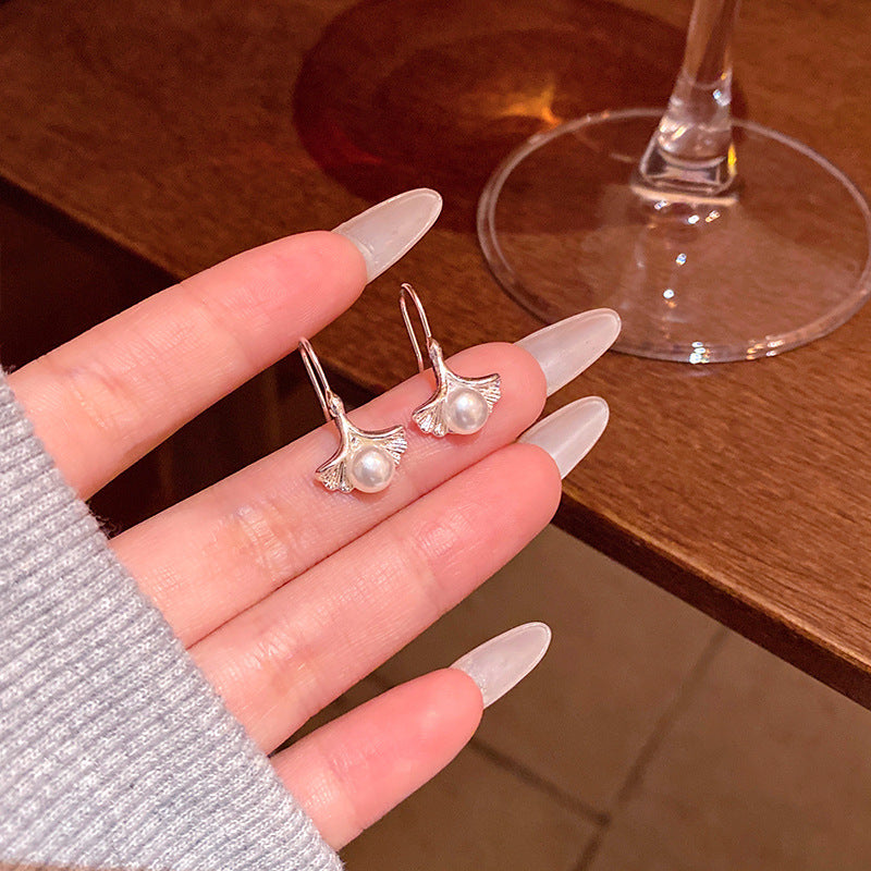 Women's Sier Needle Light Luxury Minority Pearl For Graceful Stud Earrings