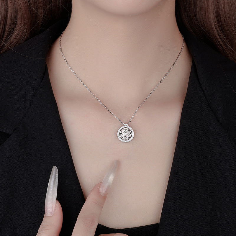 Female Good Luck Comes Ancient Clavicle Necklaces