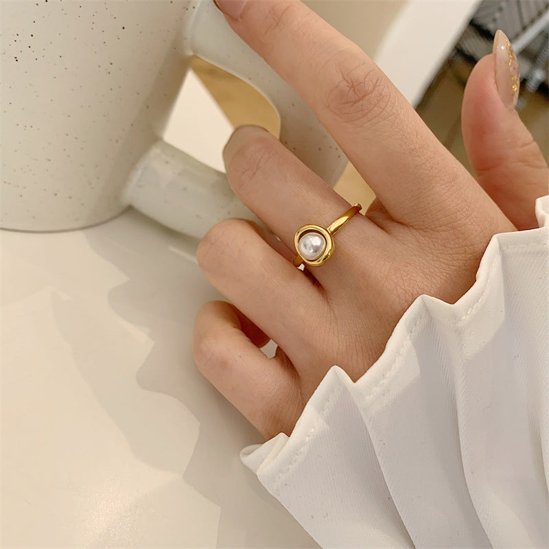 Women's Style Shaped Gold-plated Index Finger Retro Rings