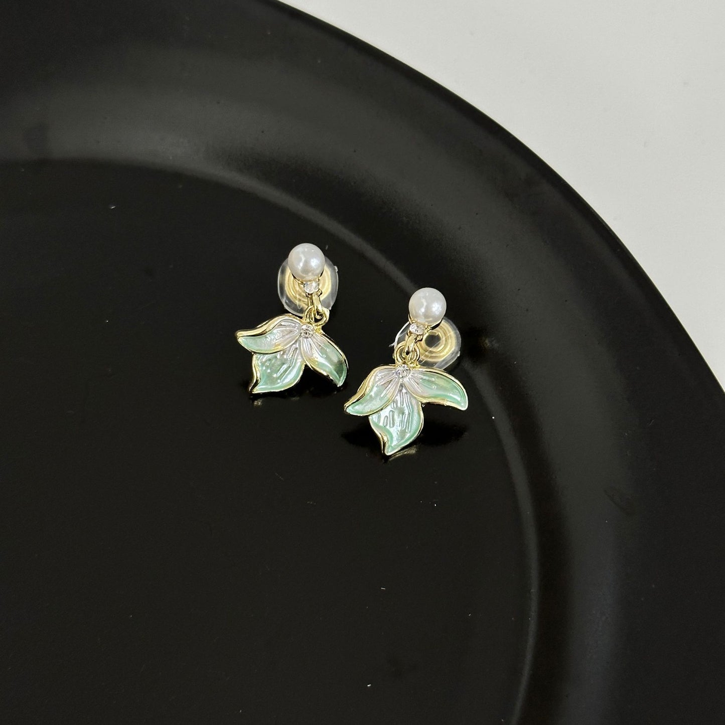 Women's Fairy Sweet Flower Earless Mosquito Coil Niche High-grade Ear Clip