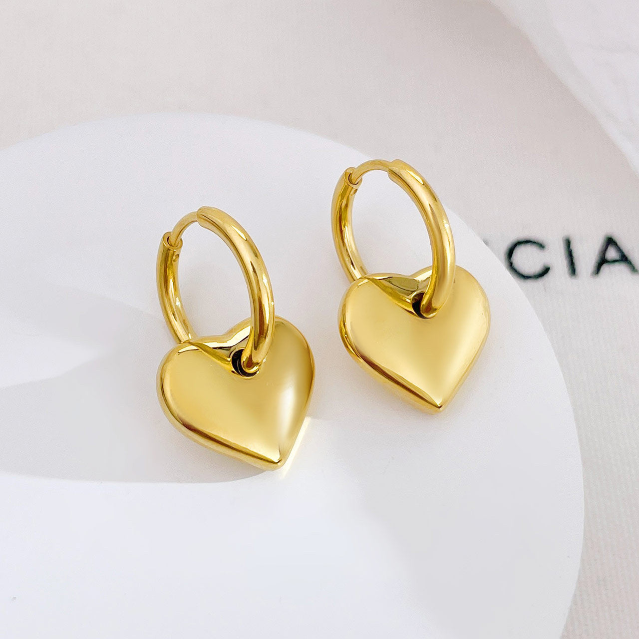 Golden Love Heart-shaped Fashion Style Female Earrings