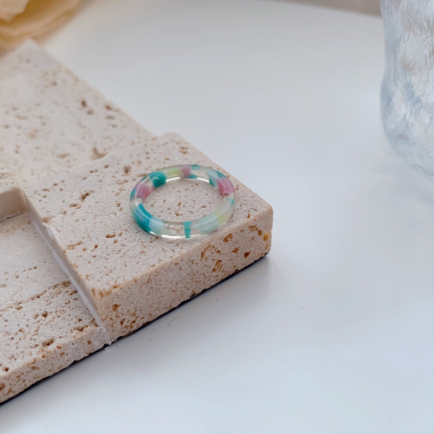 Trendy Retro Color Resin Commuter Fine Index Ring
