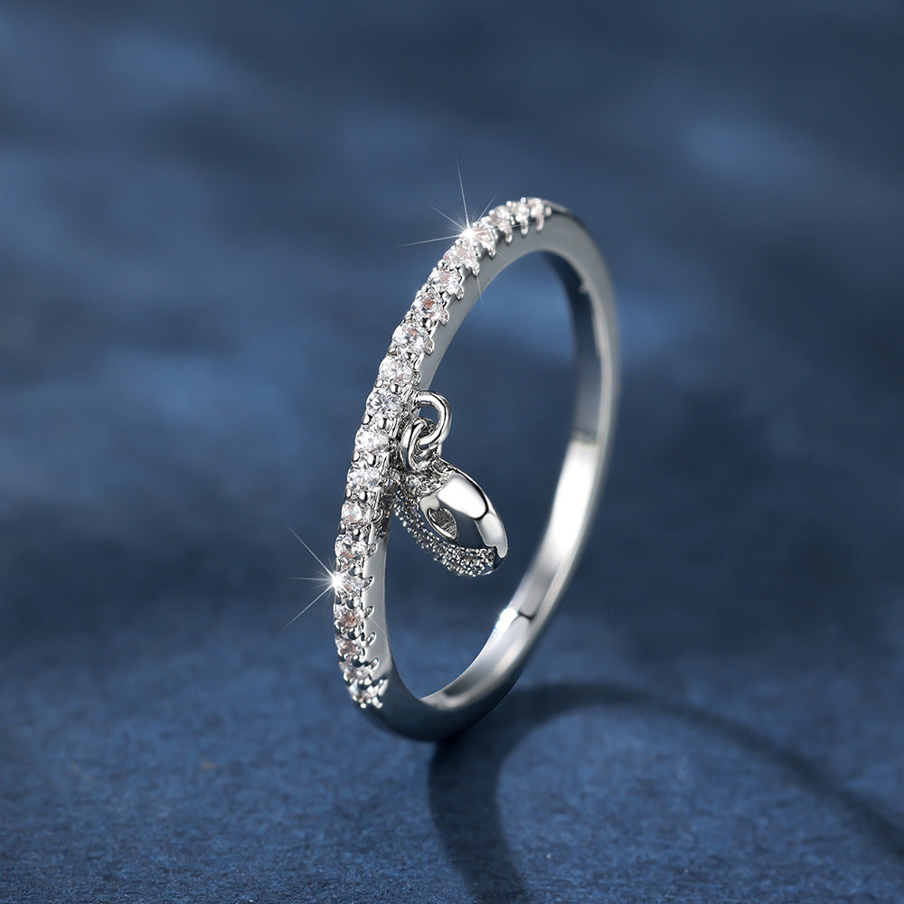White Diamond Heart-shaped Personality Simple Light Luxury Ring