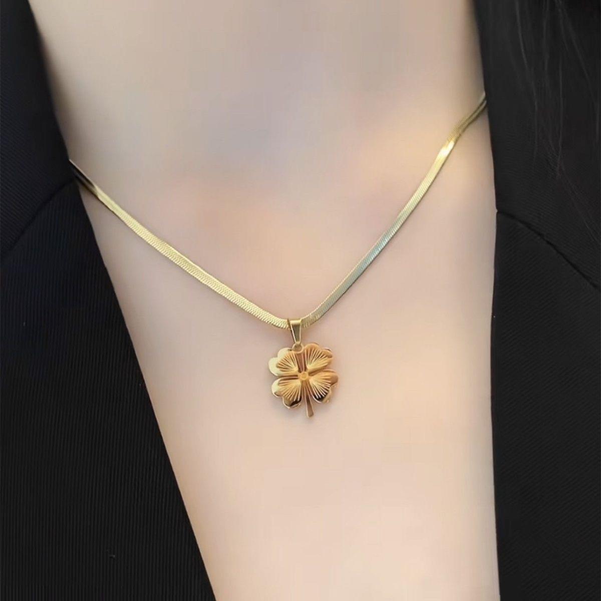 Luxury High-grade Four-leaf Fashionable Temperament Titanium Steel Necklaces