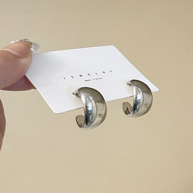 Metal Sense Wide Face Word Ear Rings