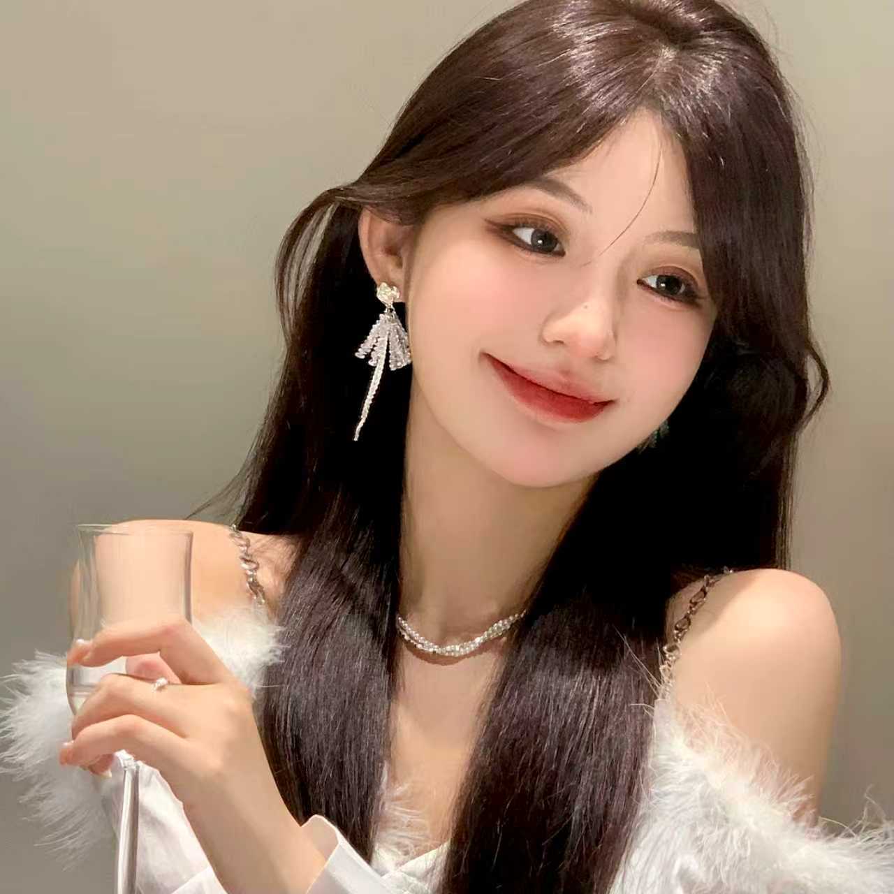 Women's Sier Needle Light Luxury Minority Pearl For Graceful Stud Earrings
