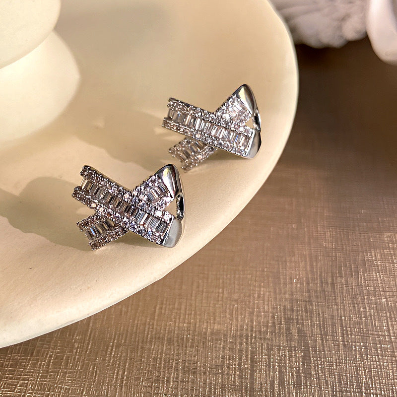 Entry Lux Style Cross Fritillary Zircon Earrings