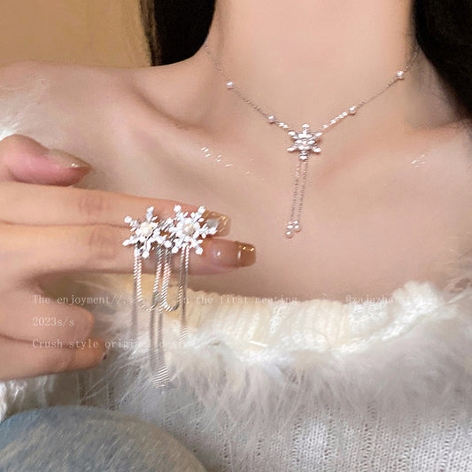 Women's Pearl Snowflake Tassel Fashionable Stylish Versatile Accessories Light Luxury Necklaces