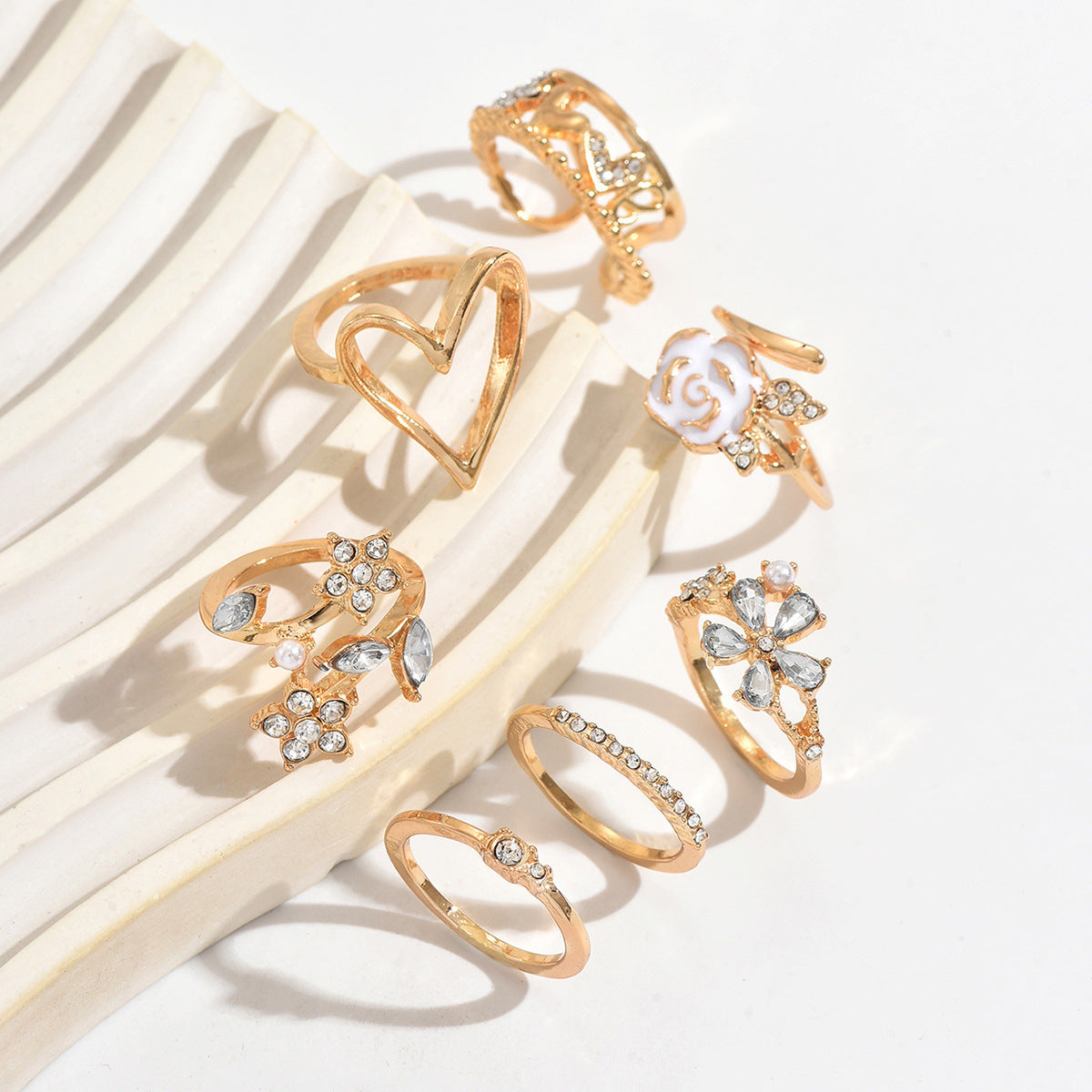 Women's Flower Love Creative Hollow Alloy Sweet Ring