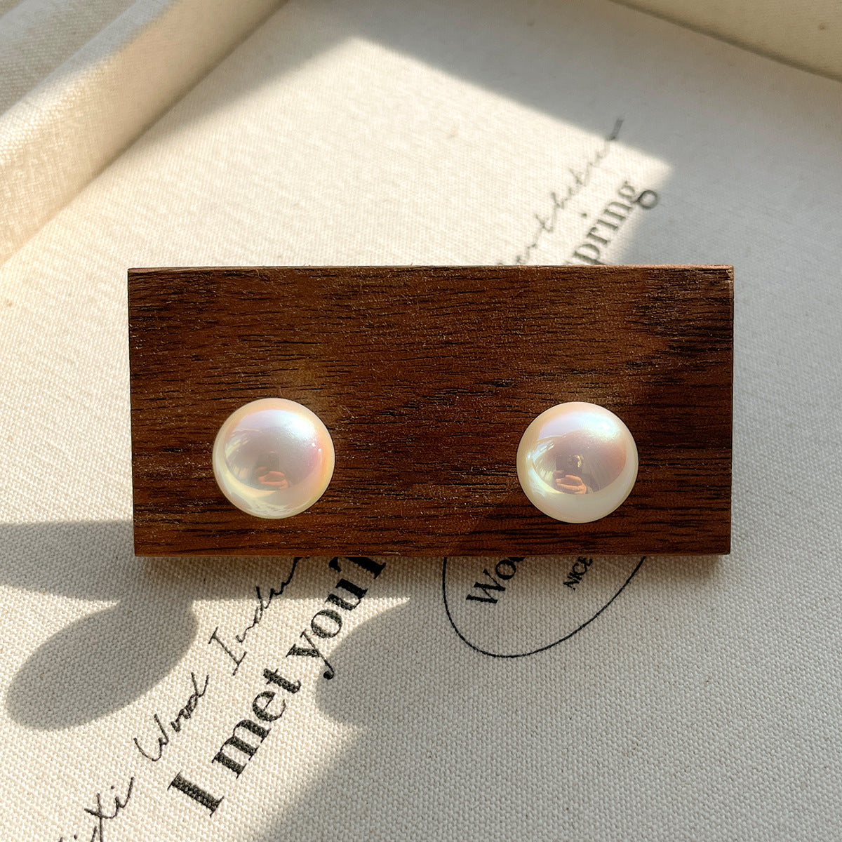 Retro Steamed Bread Pearl Light Luxury Earrings