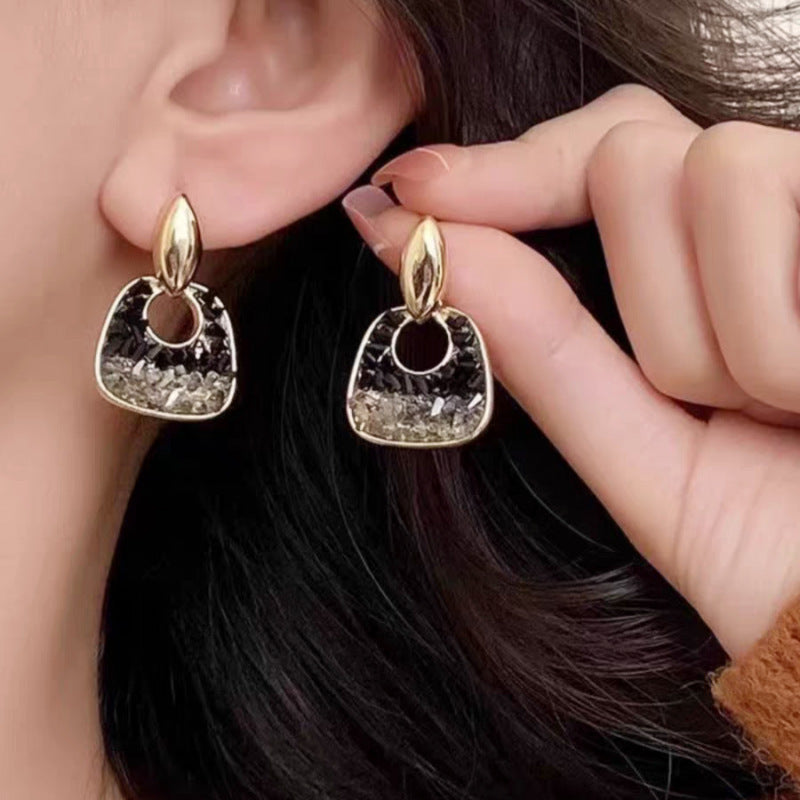 Women's Retro Black Style Fashion Elegant Graceful Earrings