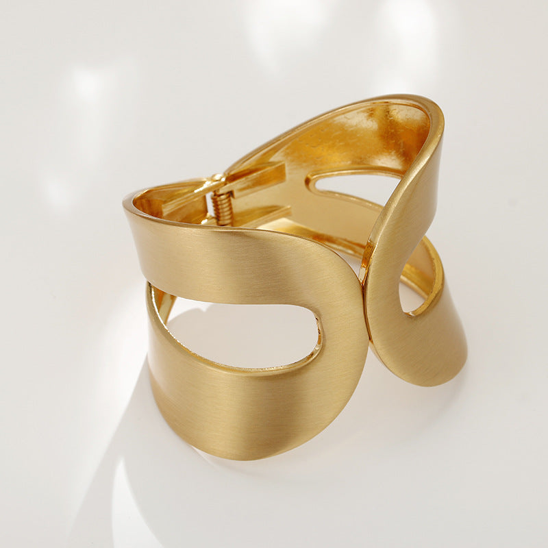 Large Glossy Hollow Zinc Alloy Female Personality Bracelets