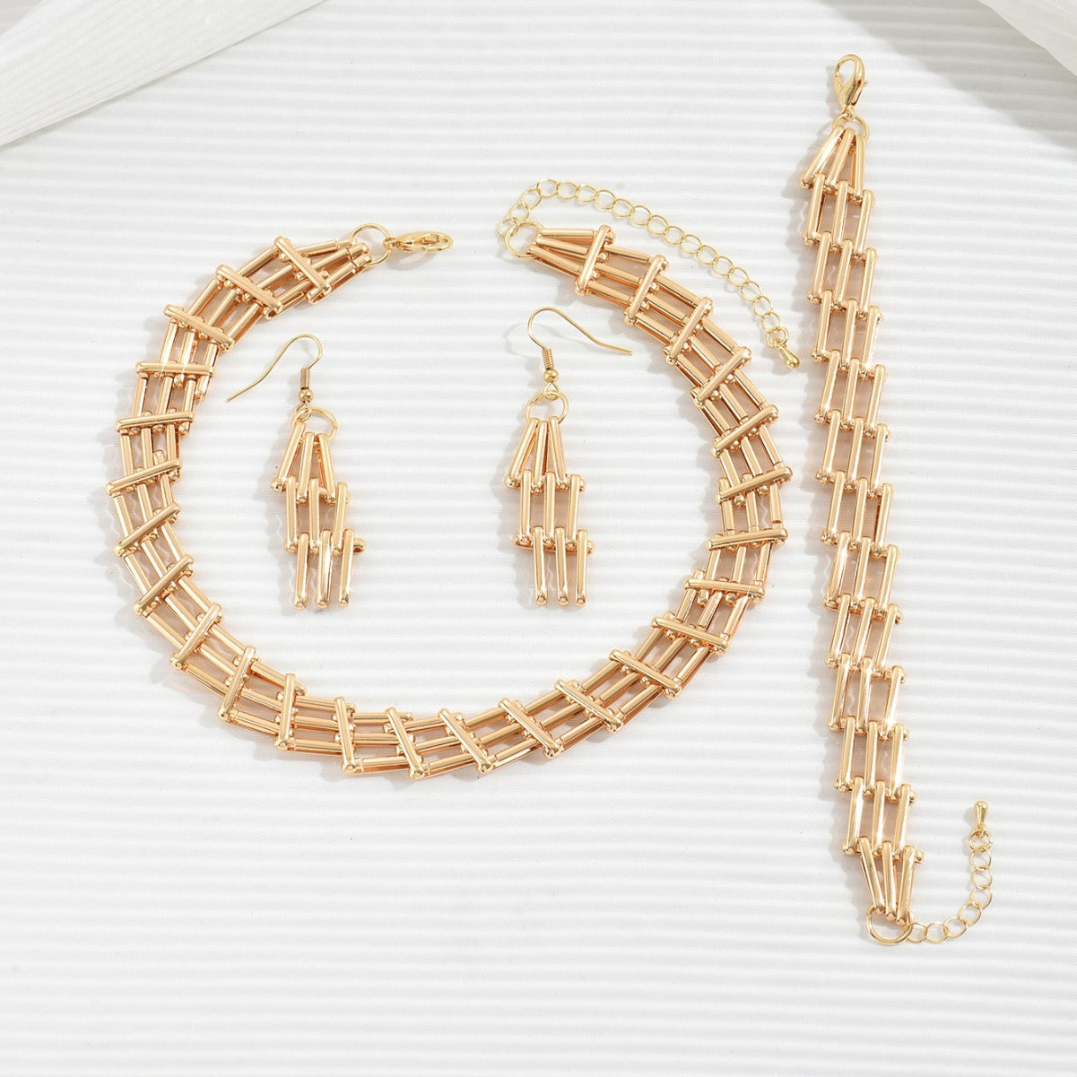Wind Metal Chain Glossy Collar Can Earrings