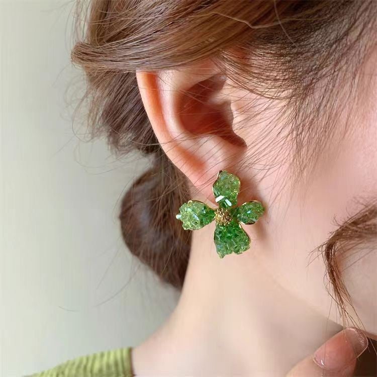 Sier Needle Resin Flower Tassel Mori Stud Earrings