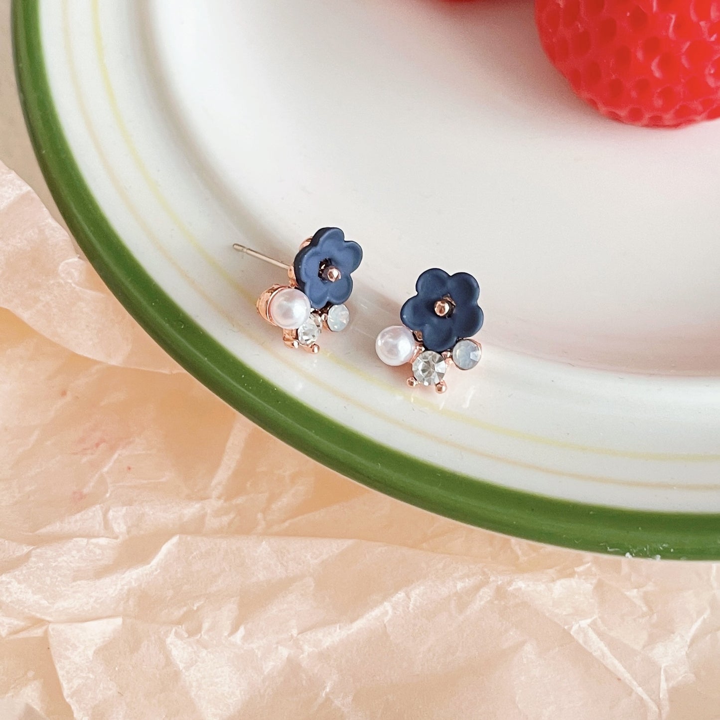 Women's Blue Small Flower Rhinestone Pearl Retro Earrings