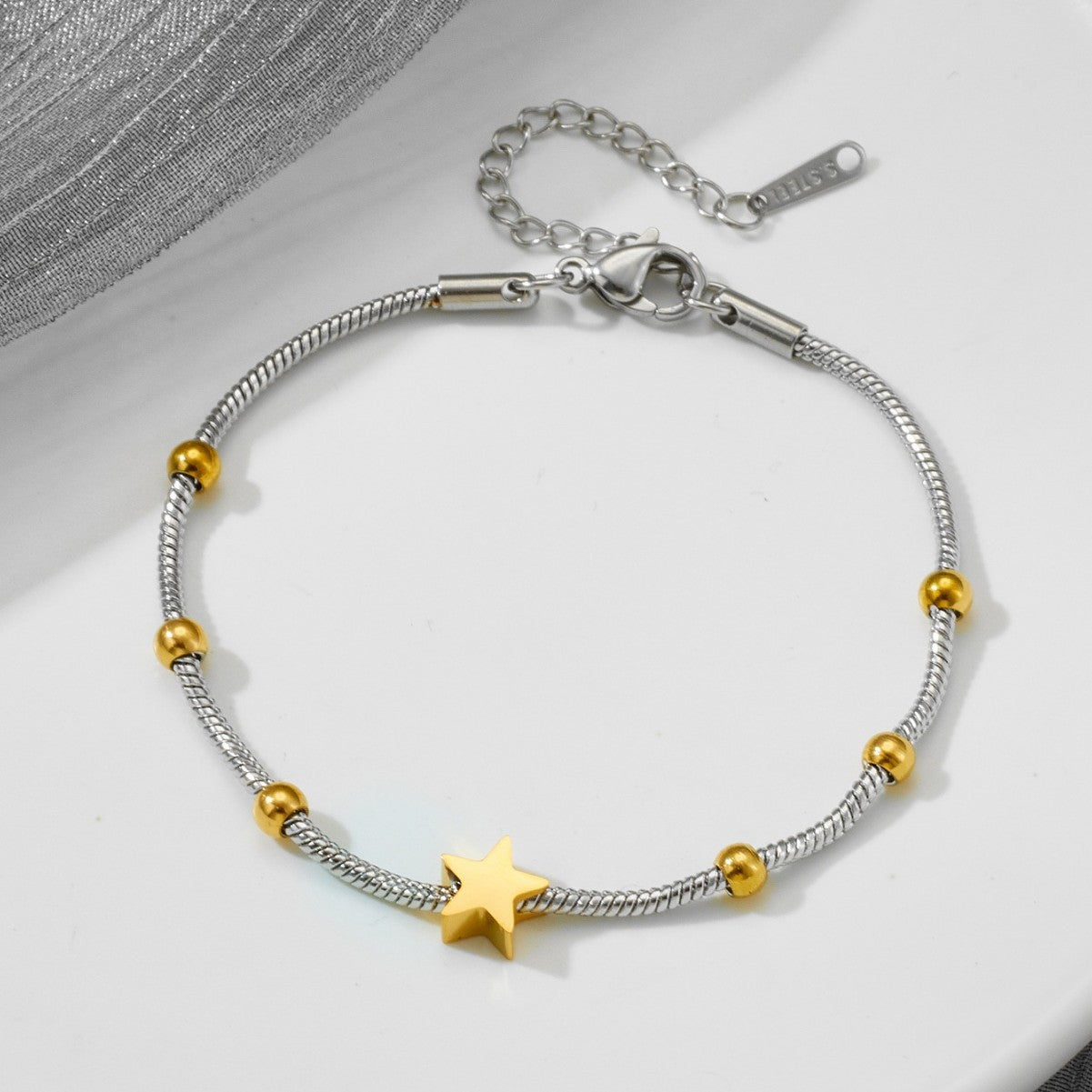 Women's Stainless Steel Gold Gold-plated Fashion Wristband Bracelets