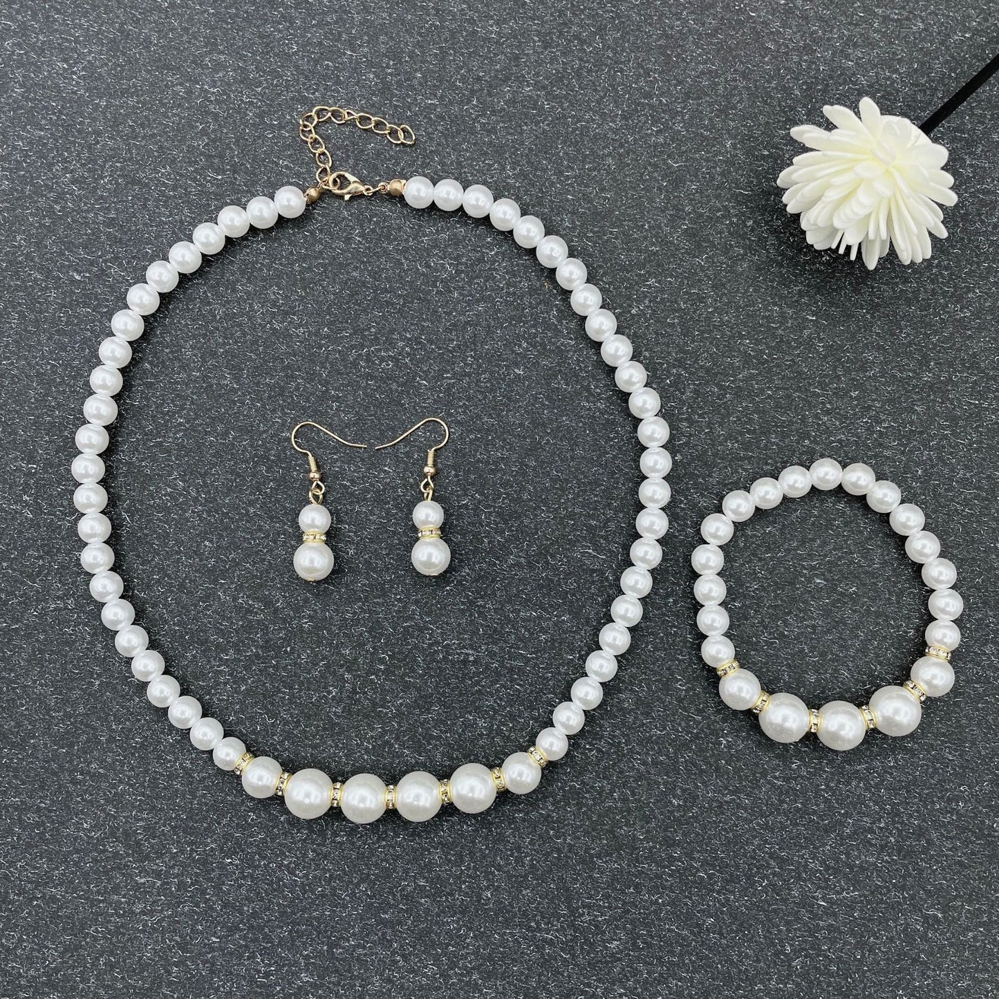 Gift Three-piece Pearl Box Female Beautiful Necklaces