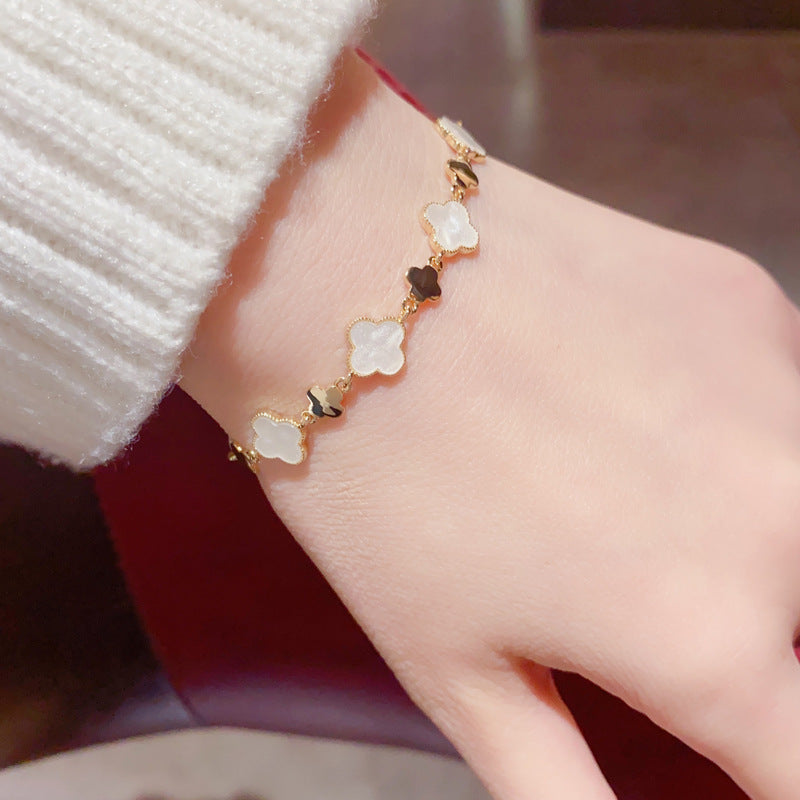 Temperament Entry Lux Four-leaf Flower Female Personality Fresh Bracelets